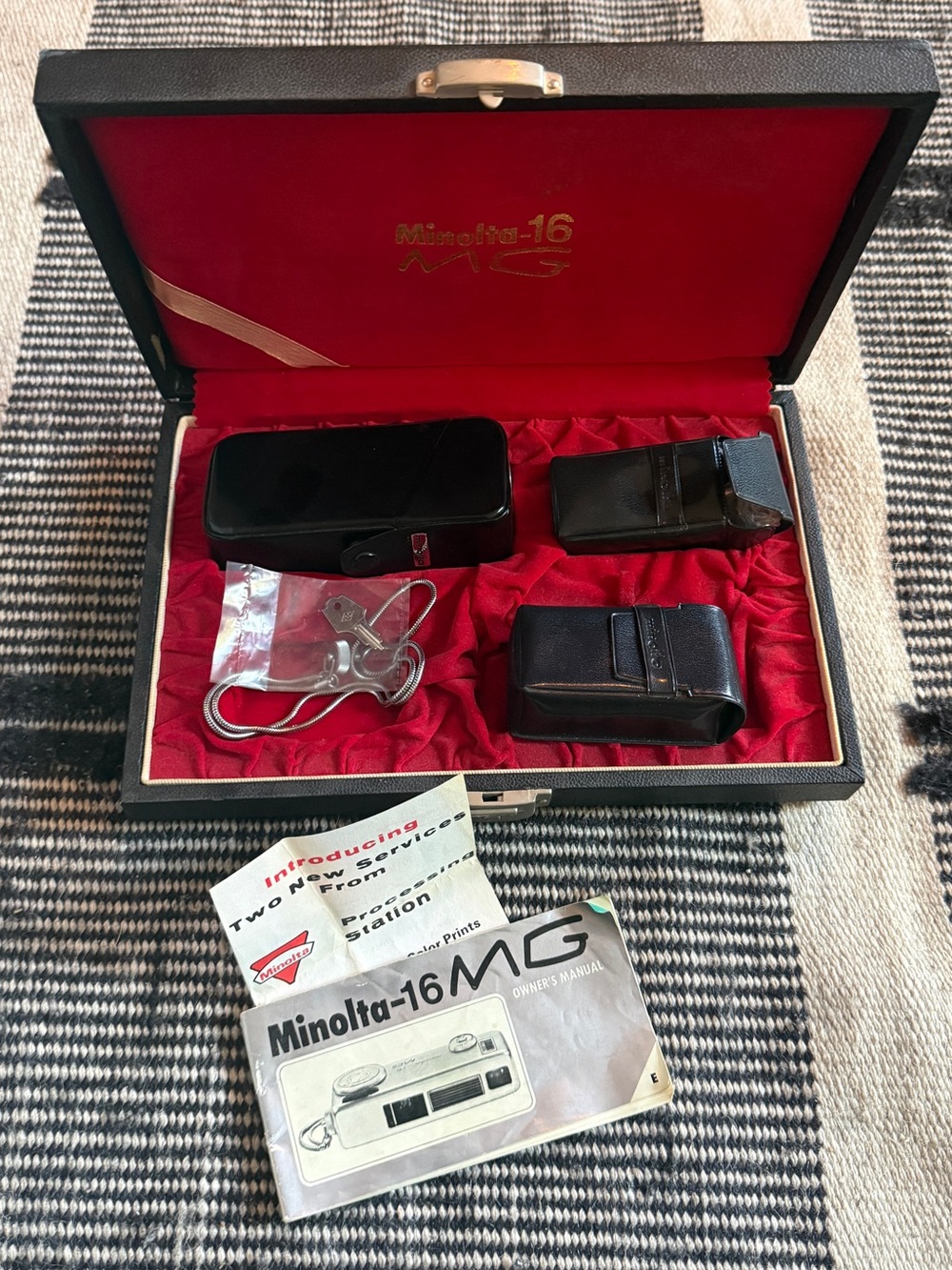 Minolta-16 MG Silver Subminiature “Spy Camera” Full Kit